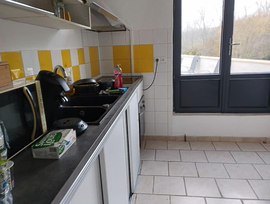 Апартаменты Agreable Maison Avec Parking Gratuit Амьен Экстерьер фото