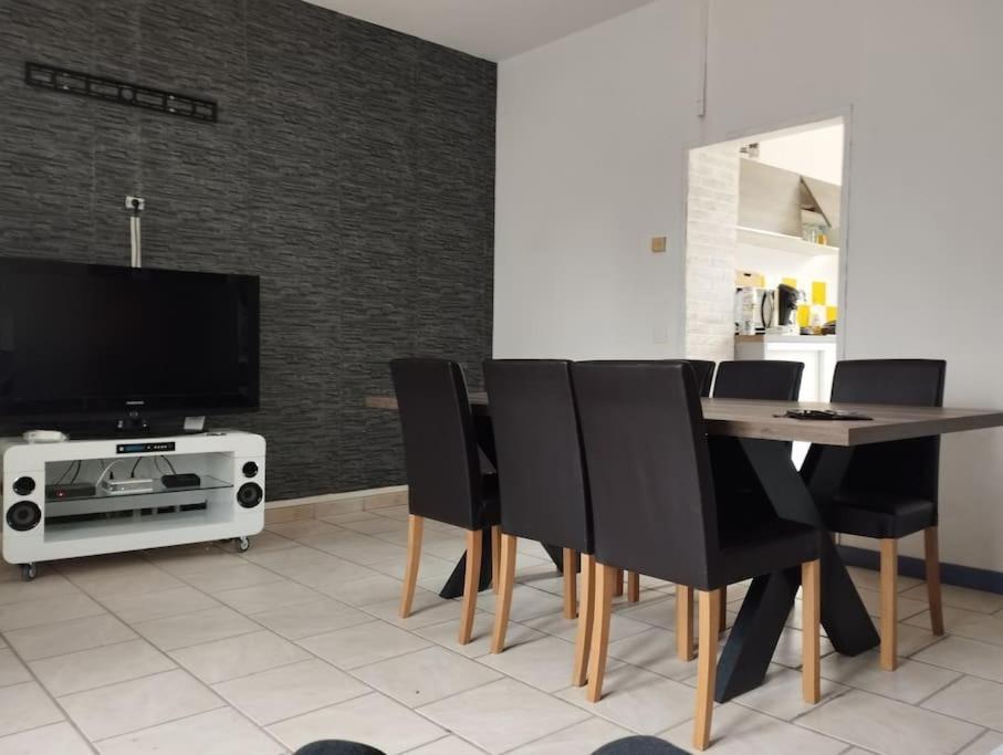 Апартаменты Agreable Maison Avec Parking Gratuit Амьен Экстерьер фото